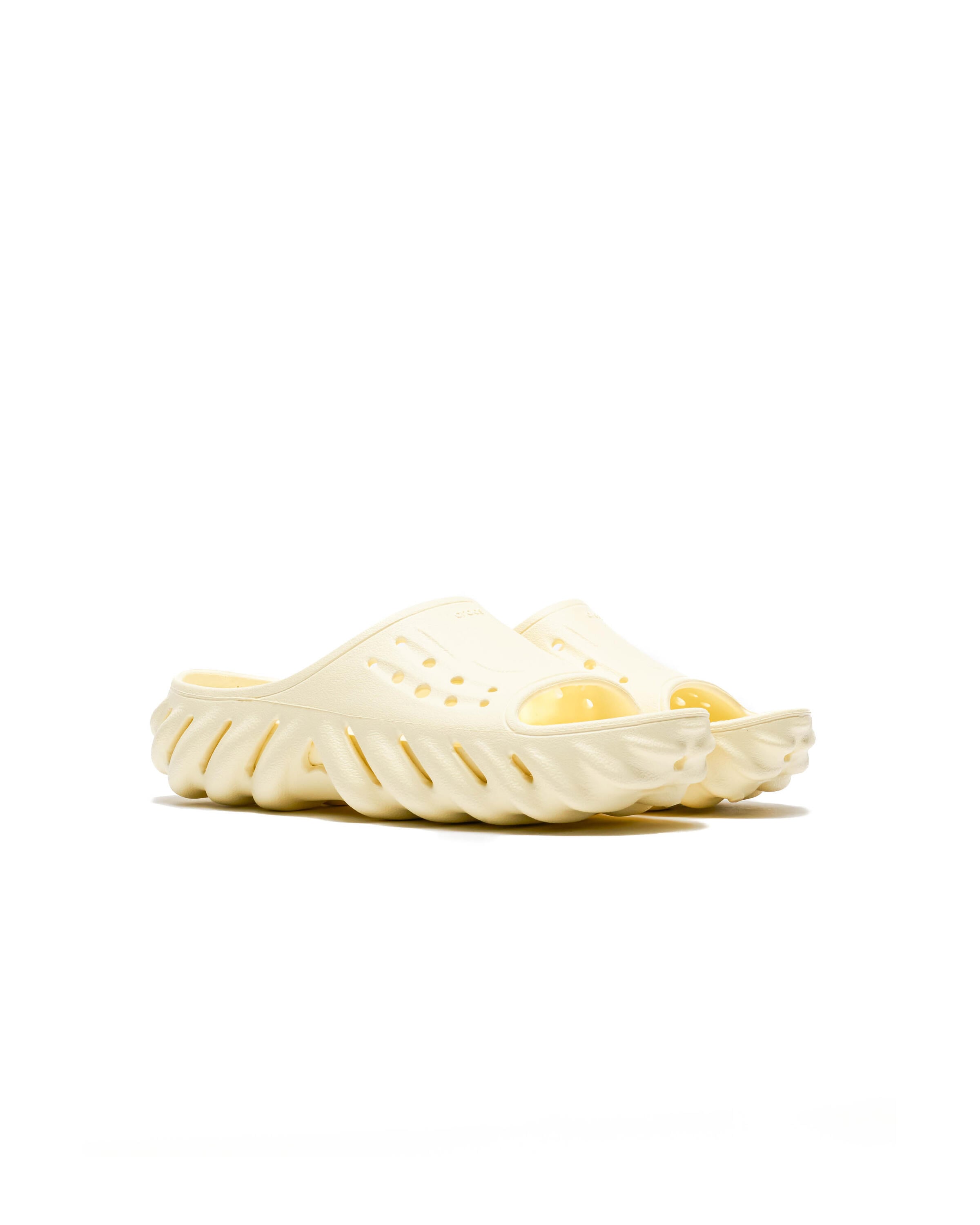 crocs-echo-slide-buttercream-